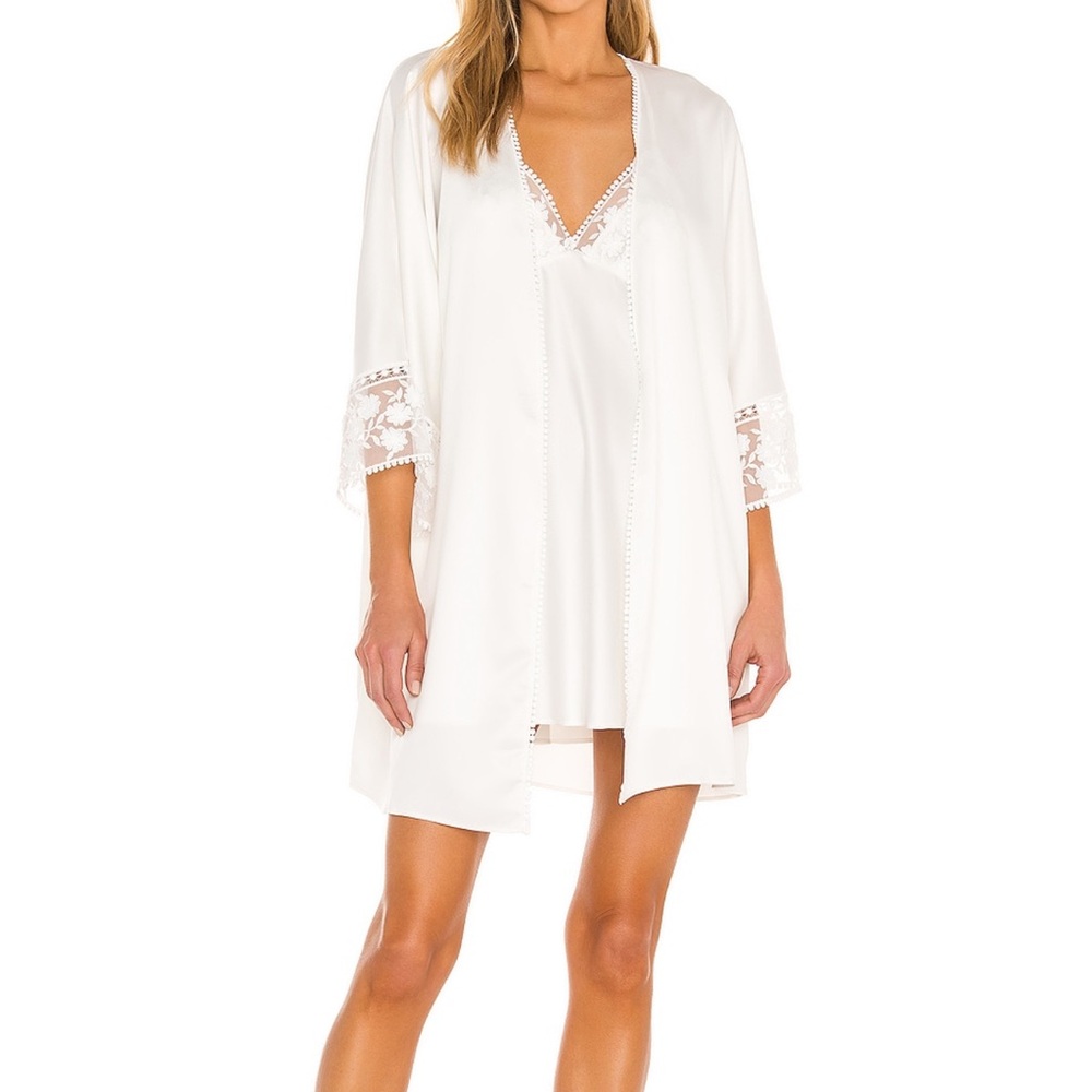 COPY - Flora Nikrooz Kylie robe